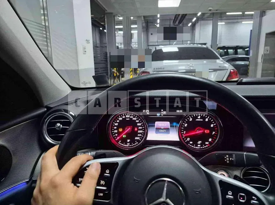 Photo 2 of 20: 2018 Mercedes-Benz E300 — Korean insurance auction