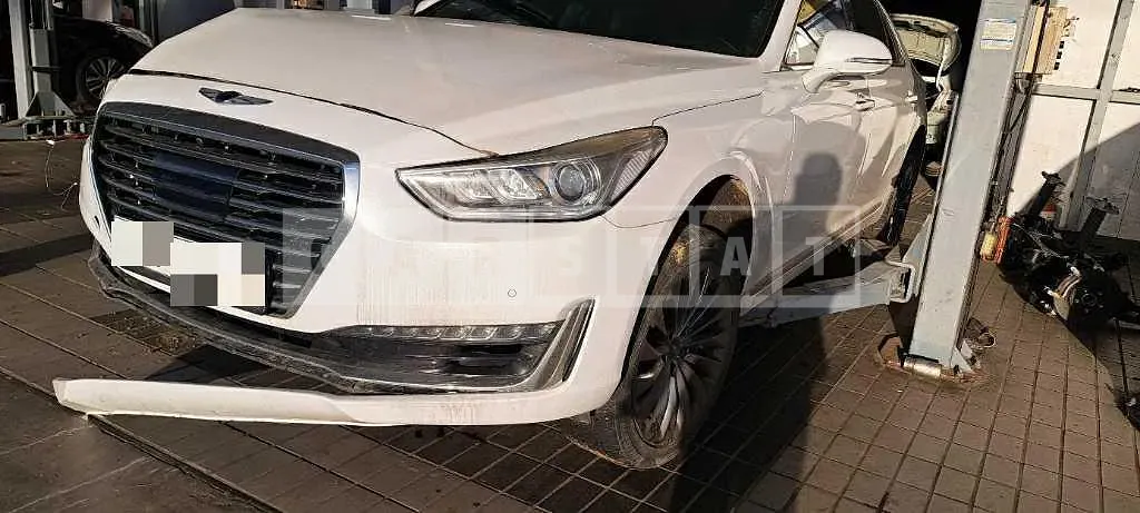 Photo 2 of 11: 2017 Genesis EQ900 — Korean insurance auction