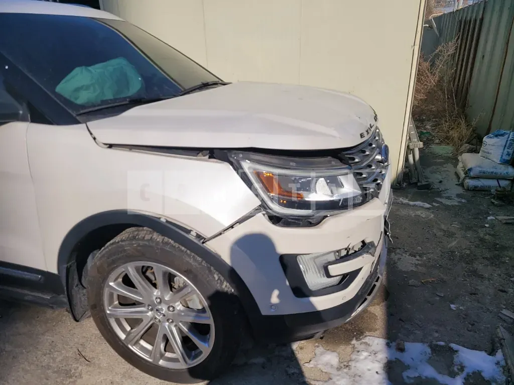 Photo 2 of 14: 2016 Ford Explorer — Korean insurance auction