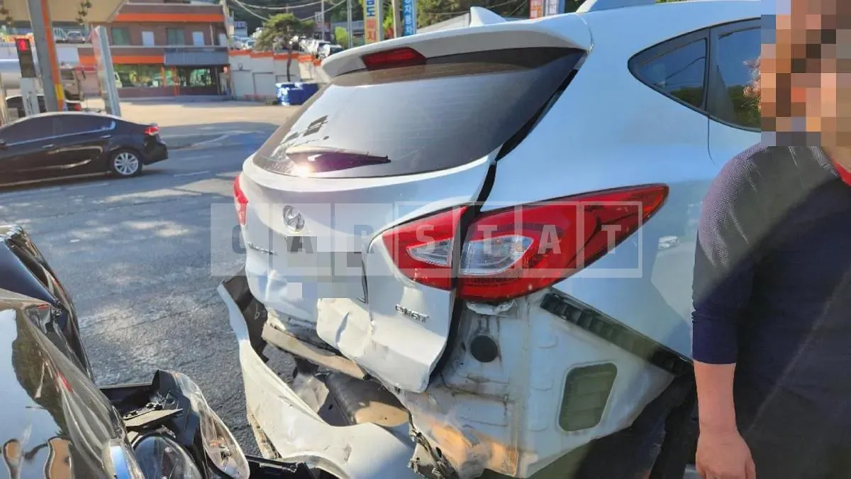 Photo 2 of 3: 2015 Hyundai Tucson ix — Korean insurance auction