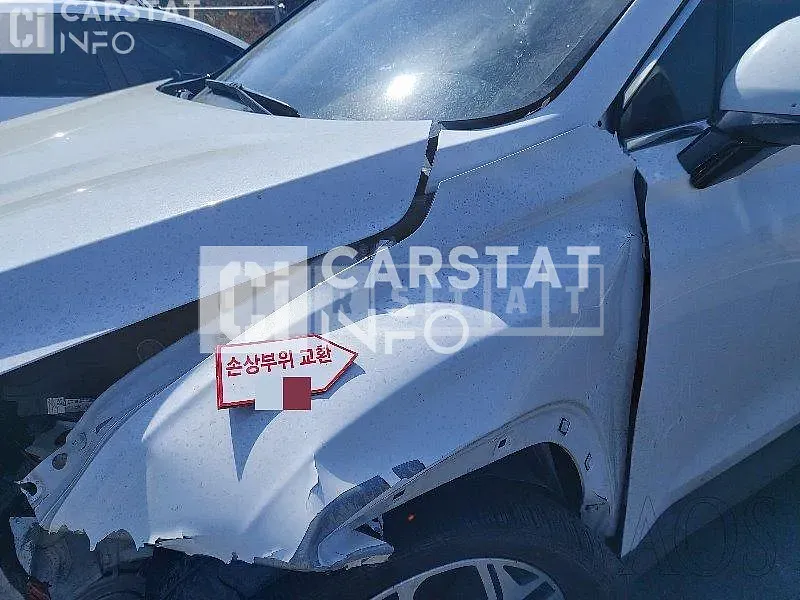 Photo 2 of 15: 2019 Hyundai Santa Fe, VIN KMHS281BBKU161615 — Korean insurance auction