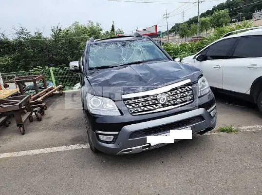 Photo 2 of 31: 2017 Kia Mojave, VIN KNAKN814DHA169552 — Korean insurance auction