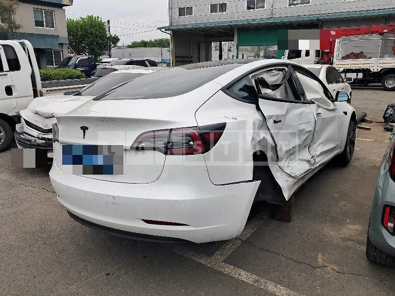 Photo 2 of 7: 2022 Tesla Model 3 Long Range — Korean insurance auction