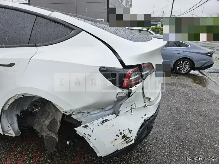 Photo 2 of 17: 2022 Tesla Model Y Long Range — Korean insurance auction