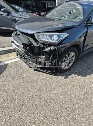 Photo 2 of 33: 2016 Hyundai Santa Fe, VIN KMHSW81XDGU619632 — Korean insurance auction