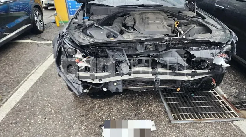 Photo 2 of 13: 2019 Genesis G80, VIN KMHGM41DBLU338938 — Korean insurance auction