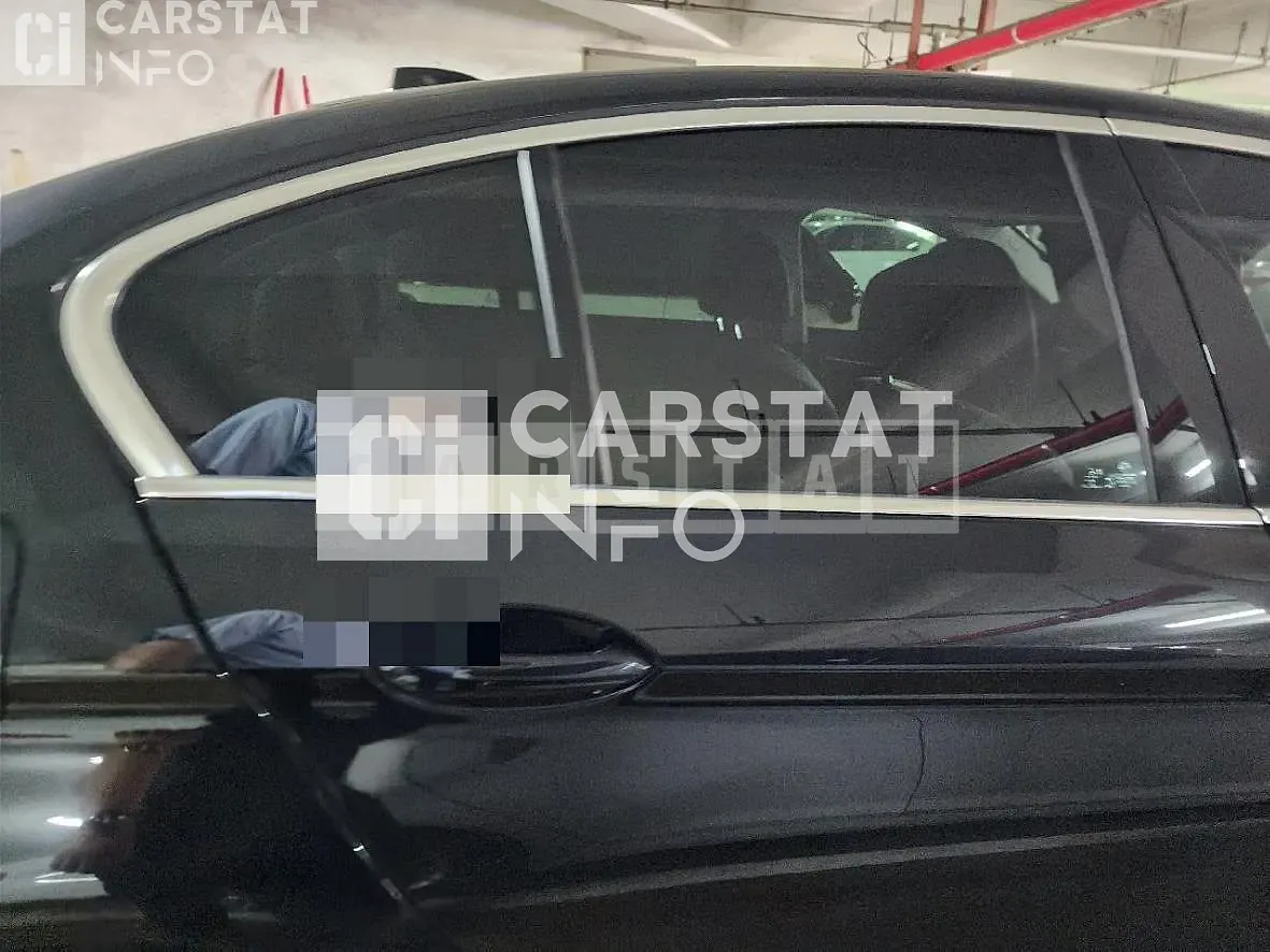Photo 2 of 35: 2019 BMW 530i, VIN WBAJD3106KWW03749 — Korean insurance auction
