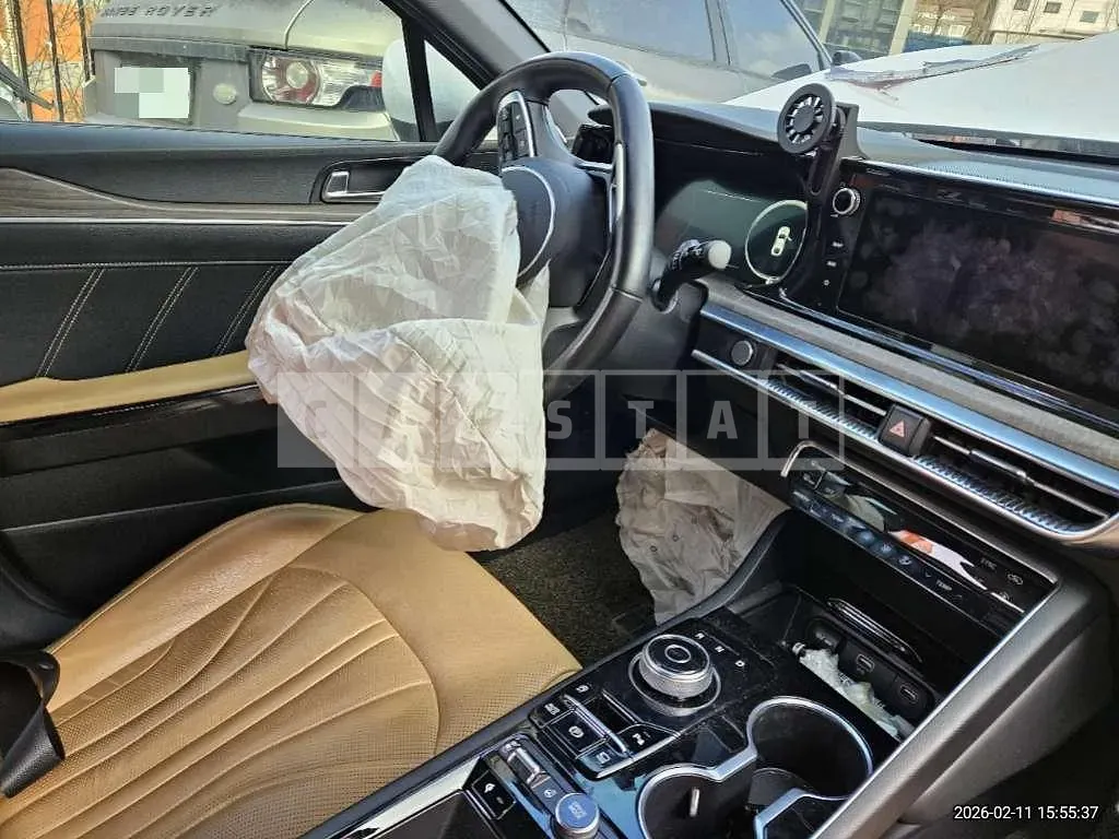 Photo 2 of 8: 2020 Kia K5 — Korean insurance auction