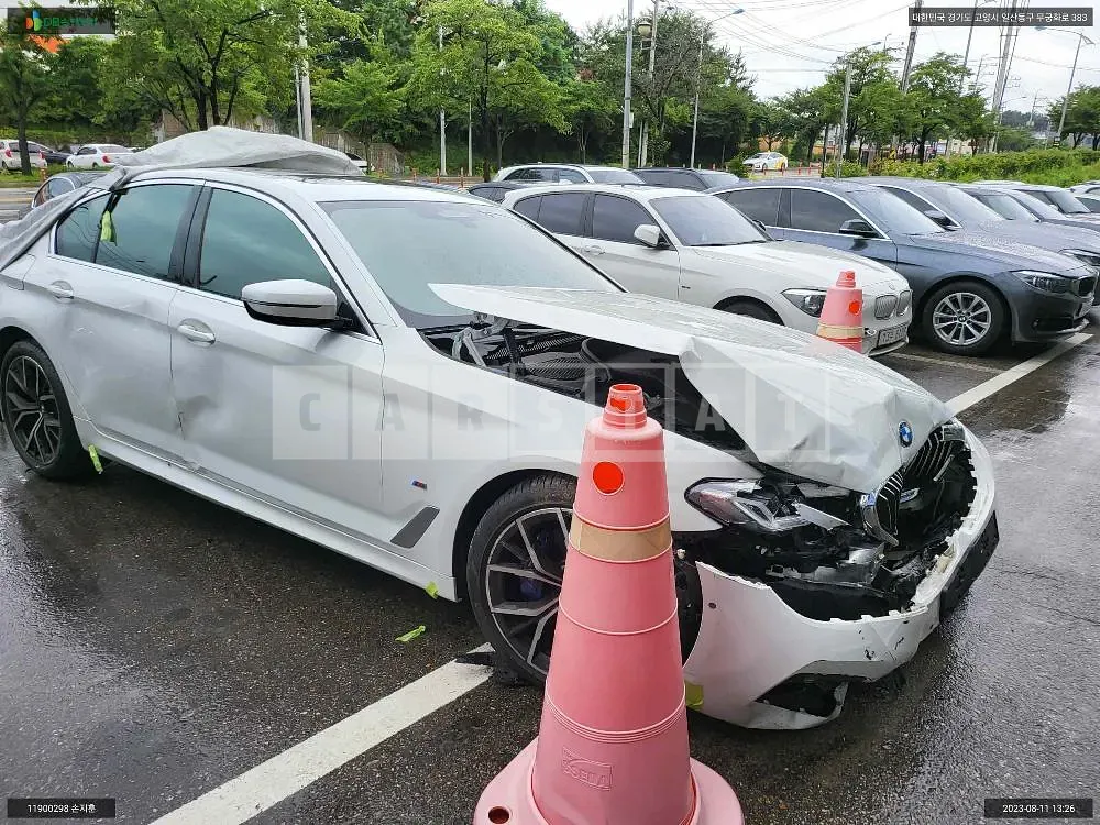 Photo 2 of 31: 2022 BMW 530i, VIN WBA71BH06NWX77120 — Korean insurance auction