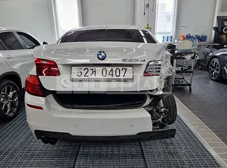 Photo 2 of 19: 2016 BMW 520d, VIN WBA5E510XGG207898 — Korean insurance auction
