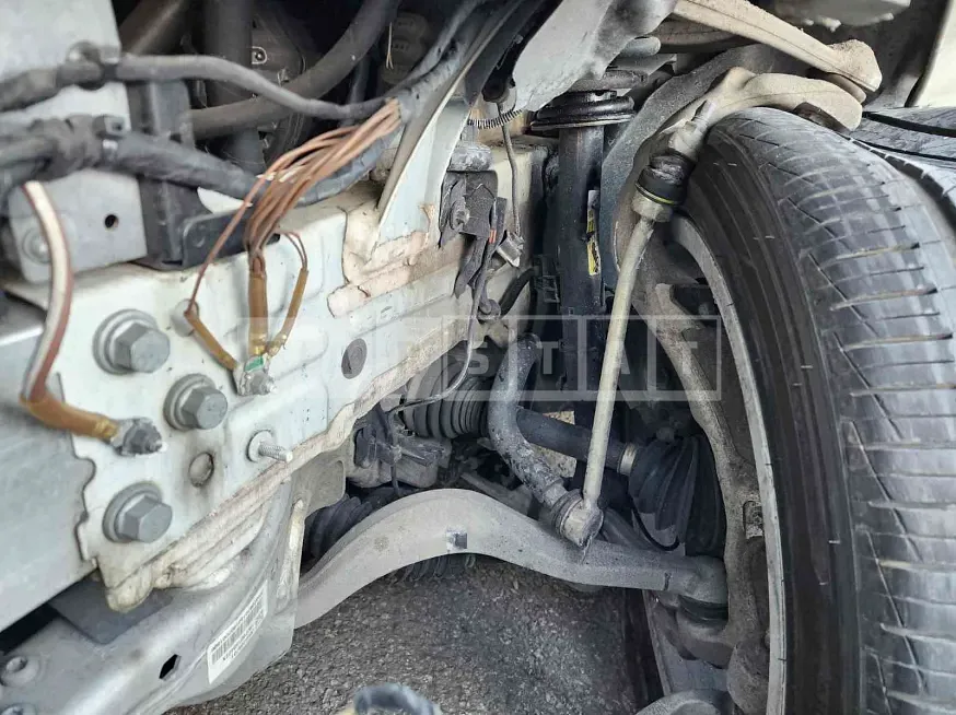 Photo 2 of 44: 2019 Mercedes-Benz E220 d 4Matic, VIN WDDZF0FB8KA650955 — Korean insurance auction