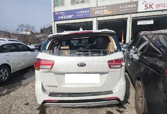 Photo 2 of 11: 2015 Kia Carnival, VIN KNAMC81ABFS051941 — Korean insurance auction