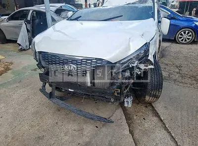 Photo 1 of 30: 2018 Kia Sorento, VIN KNAPG81BBJA456147 — Korean insurance auction