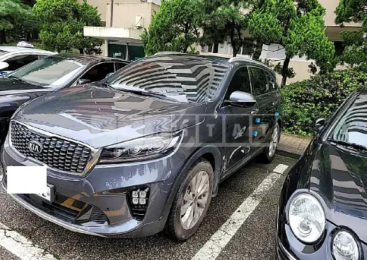 Photo 2 of 21: 2018 Kia Sorento, VIN KNAPH81BDJA447802 — Korean insurance auction