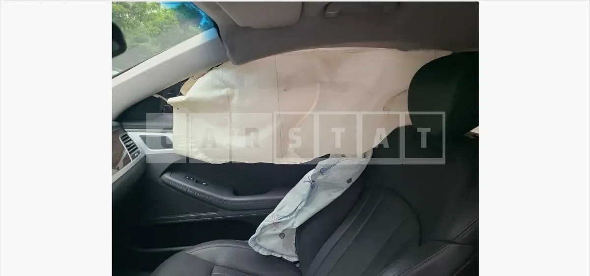 Photo 2 of 42: 2018 Genesis G80 3.3, VIN KMHGL41DBKU300807 — Korean insurance auction