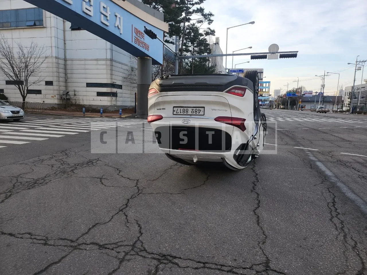 Photo 2 of 9: 2019 Hyundai Santa Fe, VIN KMHS381BDKU099649 — Korean insurance auction