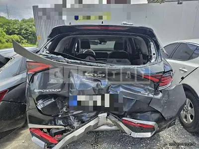 Photo 1 of 19: 2023 Kia Sportage Hybrid — Korean insurance auction