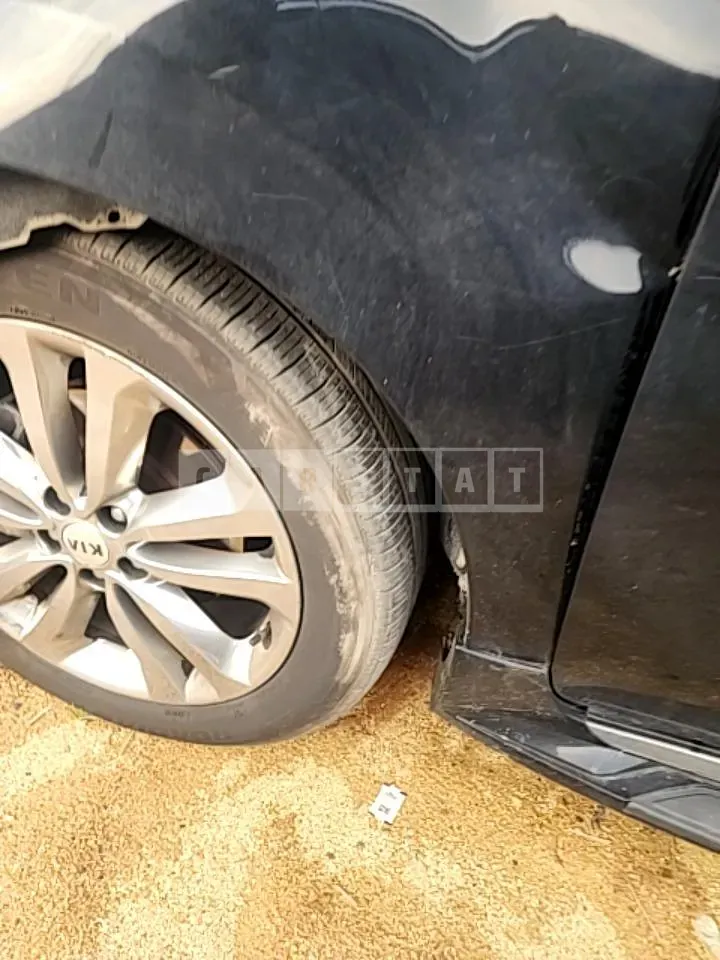 Photo 2 of 20: 2018 Kia Carnival, VIN KNAME81ABJS370817 — Korean insurance auction