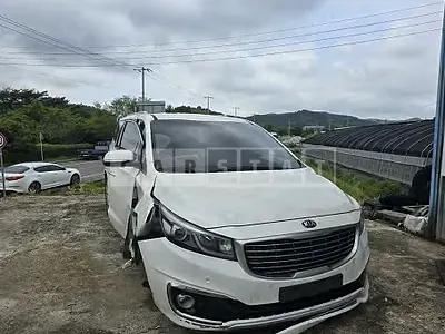 Photo 1 of 26: 2017 Kia Carnival — Korean insurance auction