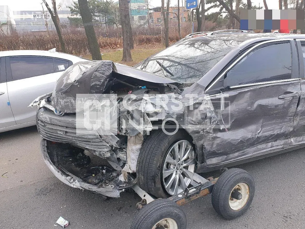 Photo 2 of 5: 2017 Toyota Camry Hybrid, VIN 4T1BD1FK3HU223757 — Korean insurance auction