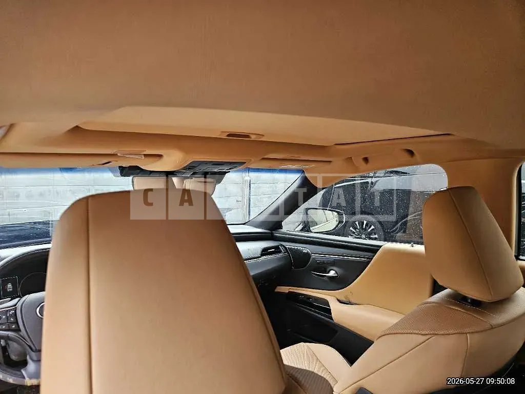 Photo 2 of 29: 2025 Lexus ES300h — Korean insurance auction