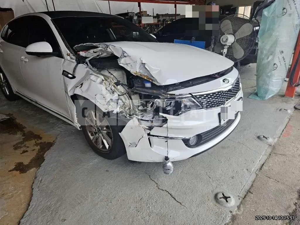 Photo 2 of 31: 2016 Kia K5 LPG — Korean insurance auction