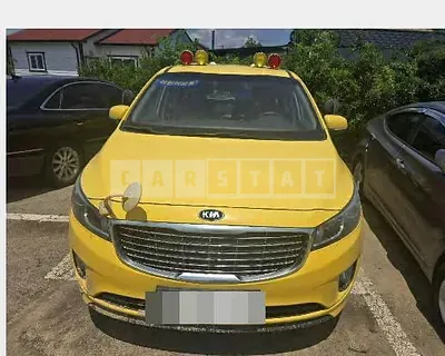 Photo 1 of 14: 2016 Kia Carnivals — Korean insurance auction