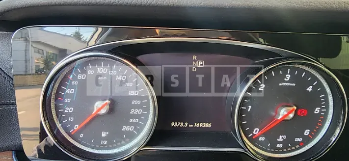 Photo 2 of 14: 2018 Mercedes-Benz E220d 4Matic, VIN WDDZF0FB0JA474143 — Korean insurance auction