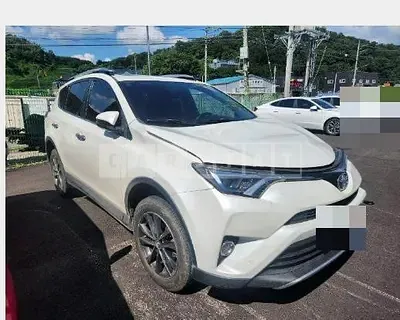 2017 TOYOTA LOVE 4