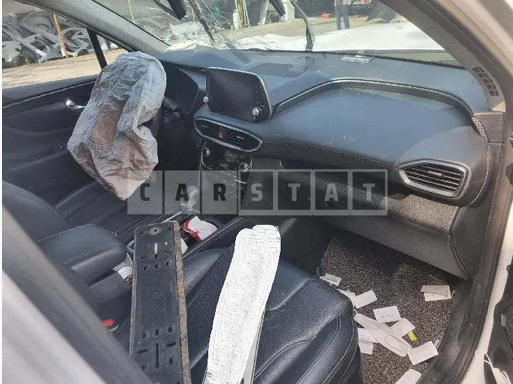 Photo 2 of 15: 2019 Hyundai Santa Fe, VIN KMHS381BBKU073792 — Korean insurance auction