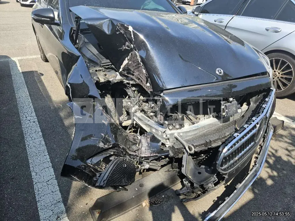 Photo 2 of 25: 2022 Mercedes-Benz E350 4Matic — Korean insurance auction