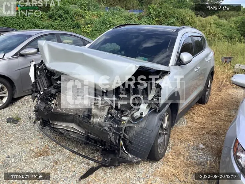 Photo 2 of 14: 2018 Hyundai Tucson, VIN KMHJ581ABJU671623 — Korean insurance auction