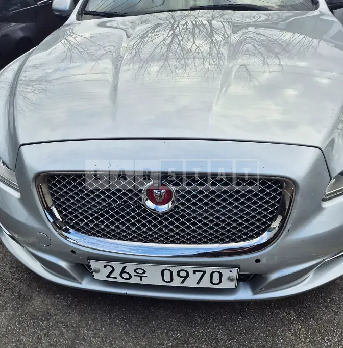 Photo 2 of 13: 2015 Jaguar XJ 3.0SC, VIN SAJAJ22D1F8V84840 — Korean insurance auction