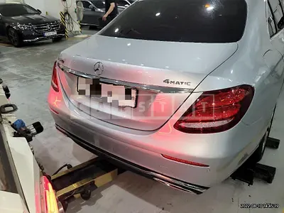 Photo 1 of 16: 2018 Mercedes-Benz Subsubbenz E300 4Matic — Korean insurance auction