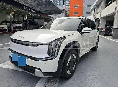 Photo 1 of 29: 2023 Kia EV9 — Korean insurance auction
