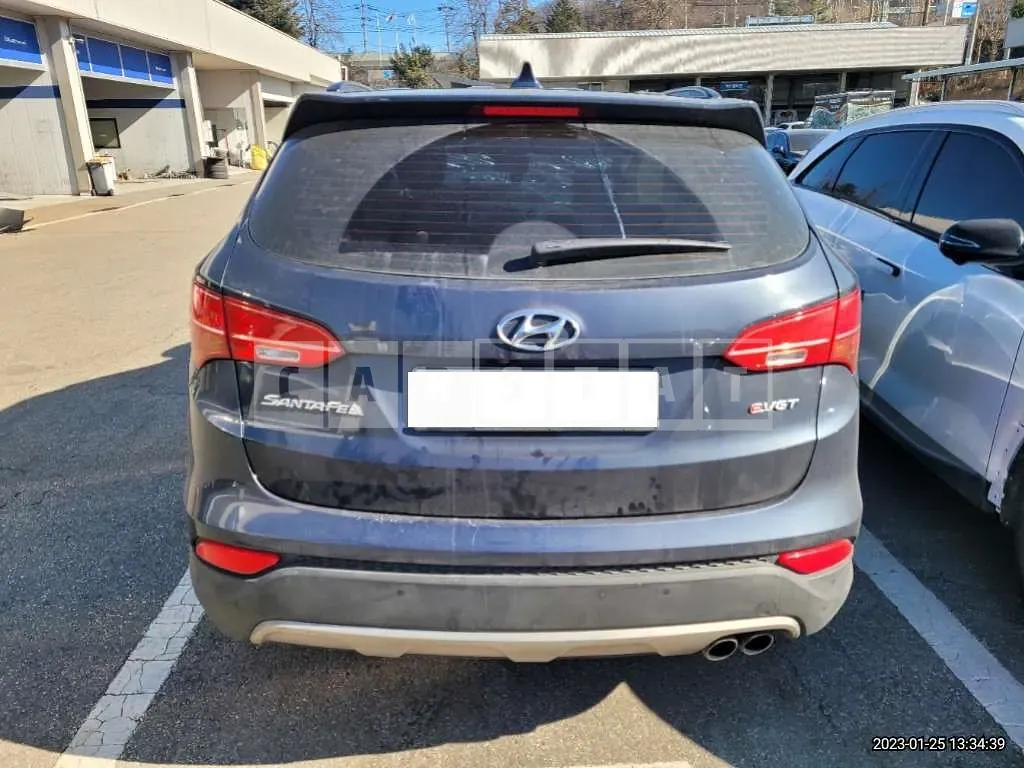 Photo 2 of 8: 2015 Hyundai Santa Fe, VIN KMHSW81UBFU326529 — Korean insurance auction