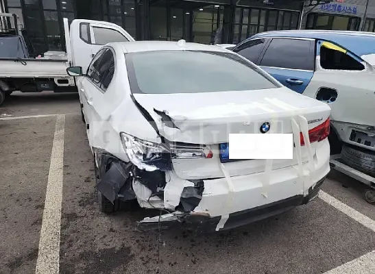 Photo 2 of 17: 2018 BMW 520d, VIN WBAJC3106JG994686 — Korean insurance auction