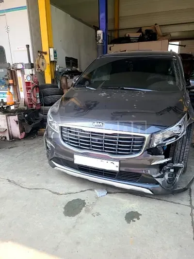 Photo 1 of 22: 2019 Kia Carnival, VIN KNAME81ABKS533878 — Korean insurance auction