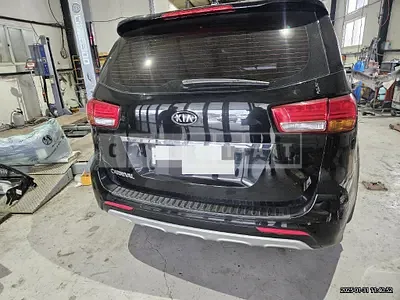 Photo 1 of 19: 2015 Kia All New Carnival 2.2 (Diesel, 9 Seater) — Korean insurance auction