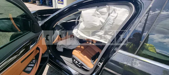 Photo 2 of 8: 2021 BMW 520i, VIN WBA11BH02MCG24159 — Korean insurance auction