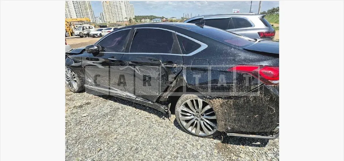 Photo 2 of 9: 2015 Genesis Dh — Korean insurance auction