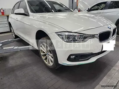 Photo 1 of 10: 2017 BMW 320d — Korean insurance auction