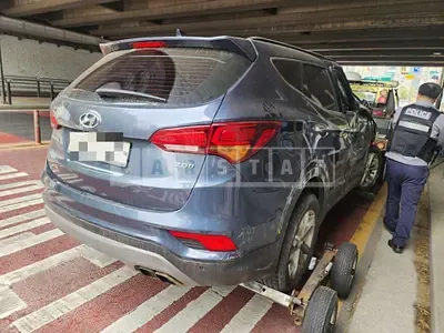 Photo 1 of 13: 2017 Hyundai Santa Fe DM — Korean insurance auction