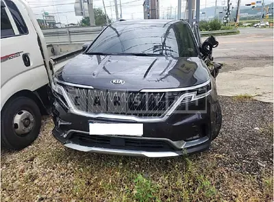 Photo 1 of 15: 2021 Kia Carnival — Korean insurance auction