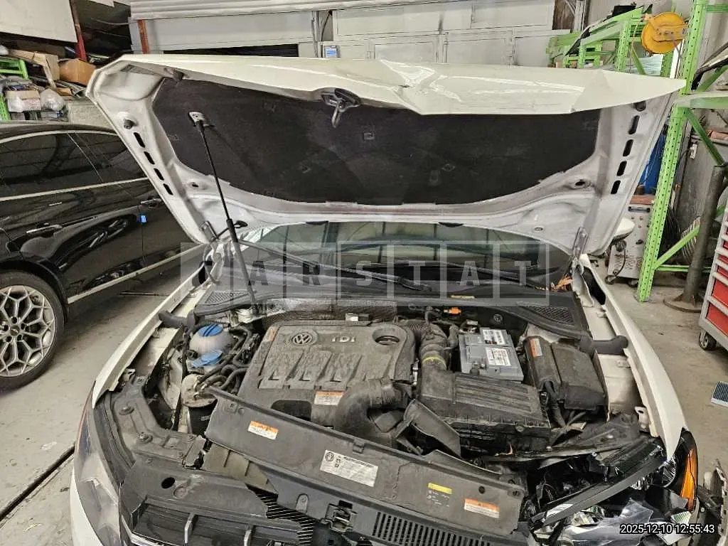 Photo 2 of 41: 2015 Volkswagen Passat 2.0 TDI — Korean insurance auction