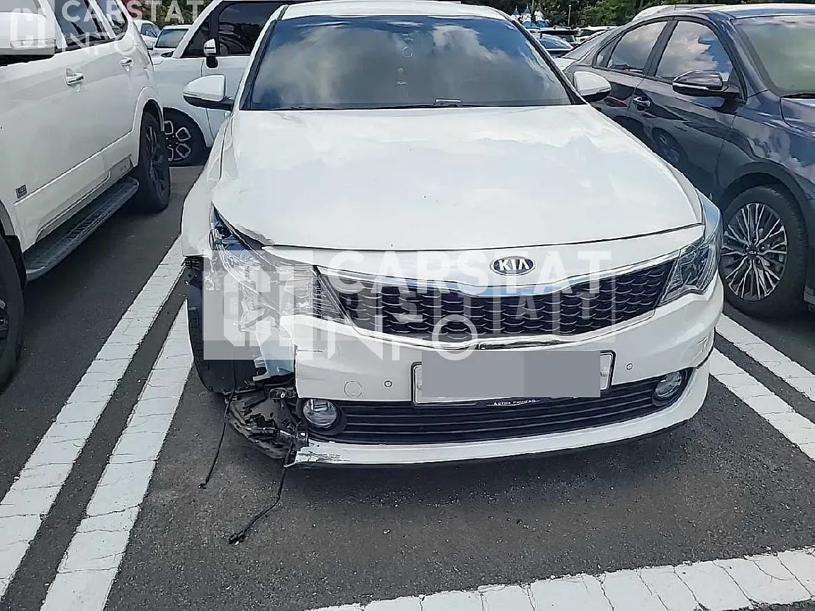 Photo 2 of 9: 2018 Kia K5 2.0 — Korean insurance auction