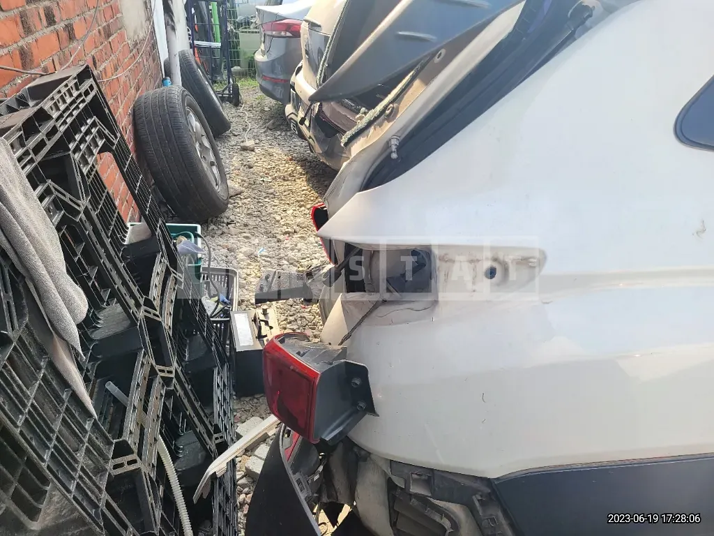Photo 2 of 24: 2019 Hyundai Kona Electric, VIN KMHK281GFKU013285 — Korean insurance auction