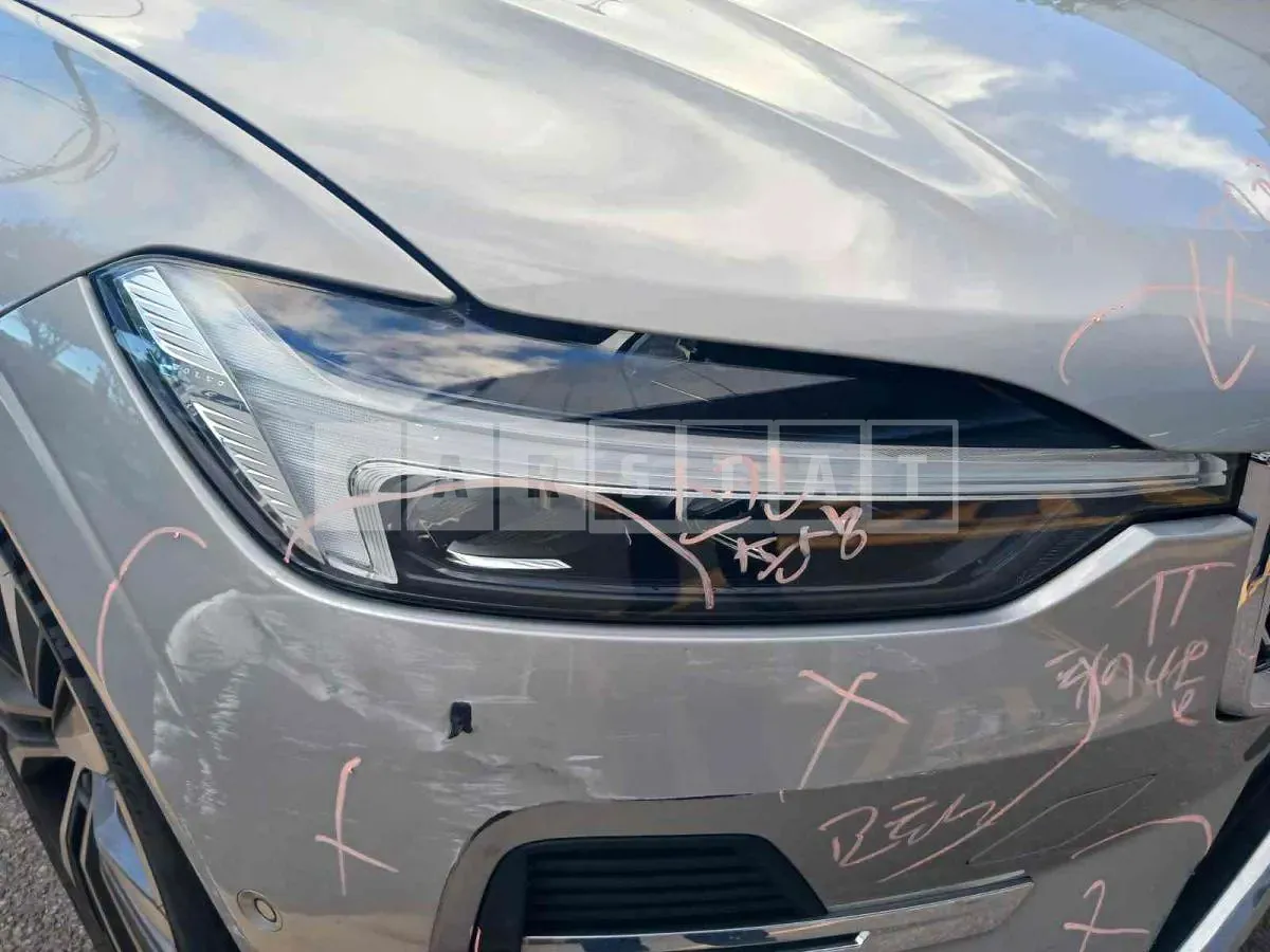 Photo 3 of 3: 2021 Volvo (parts) XC60B6 AWD Light — Korean insurance auction
