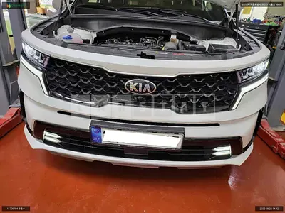 Photo 1 of 14: 2021 Kia Sorento, VIN KNARK81BGMA089041 — Korean insurance auction