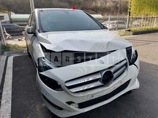 Photo 2 of 6: 2015 Mercedes-Benz B200 CDI — Korean insurance auction